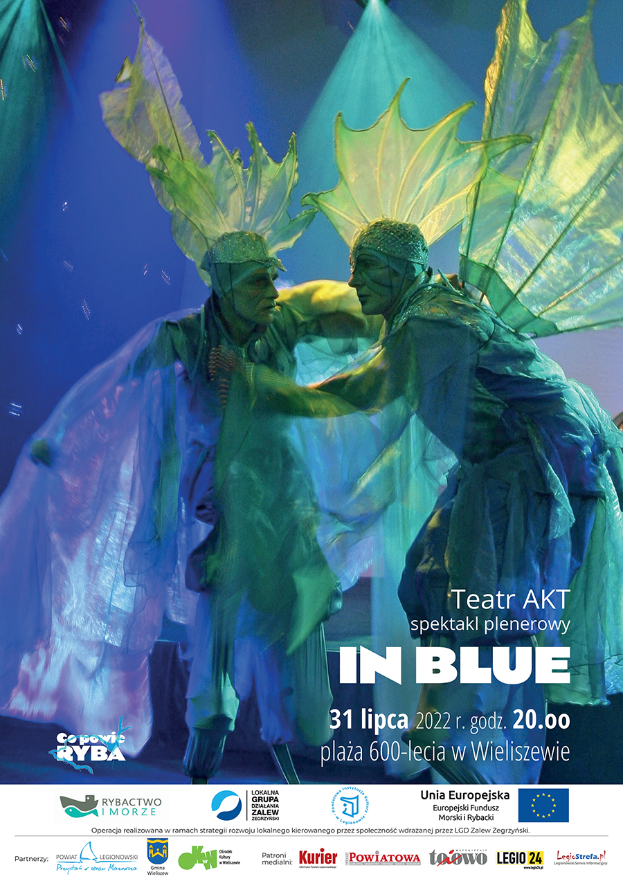 Plakat w niebieskościach przedstawiający dwójkę aktorów na szczudłach, reprezentujących koniki morskie.